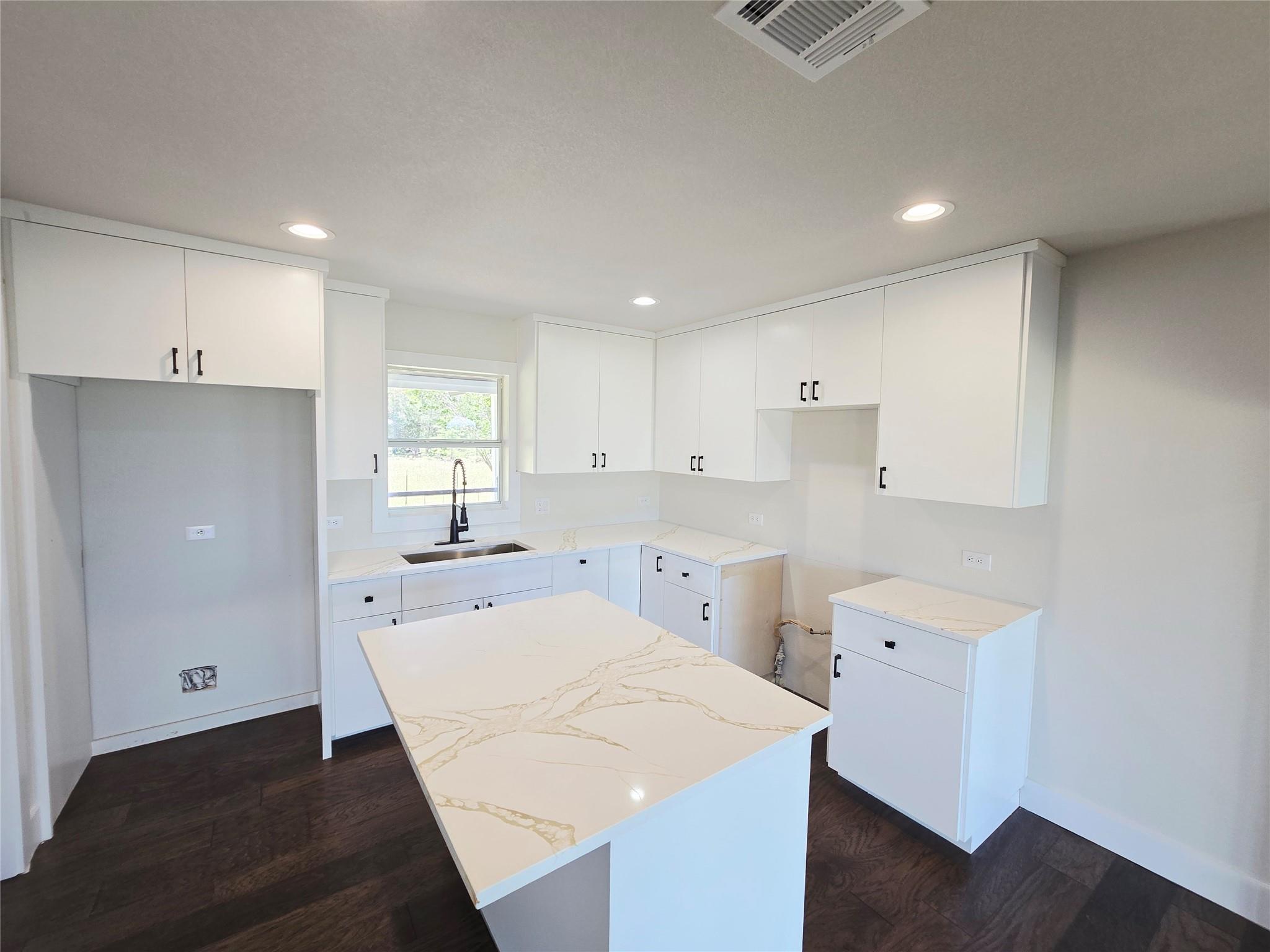 930 Elm Creek Rd, Rockdale, TX 76567