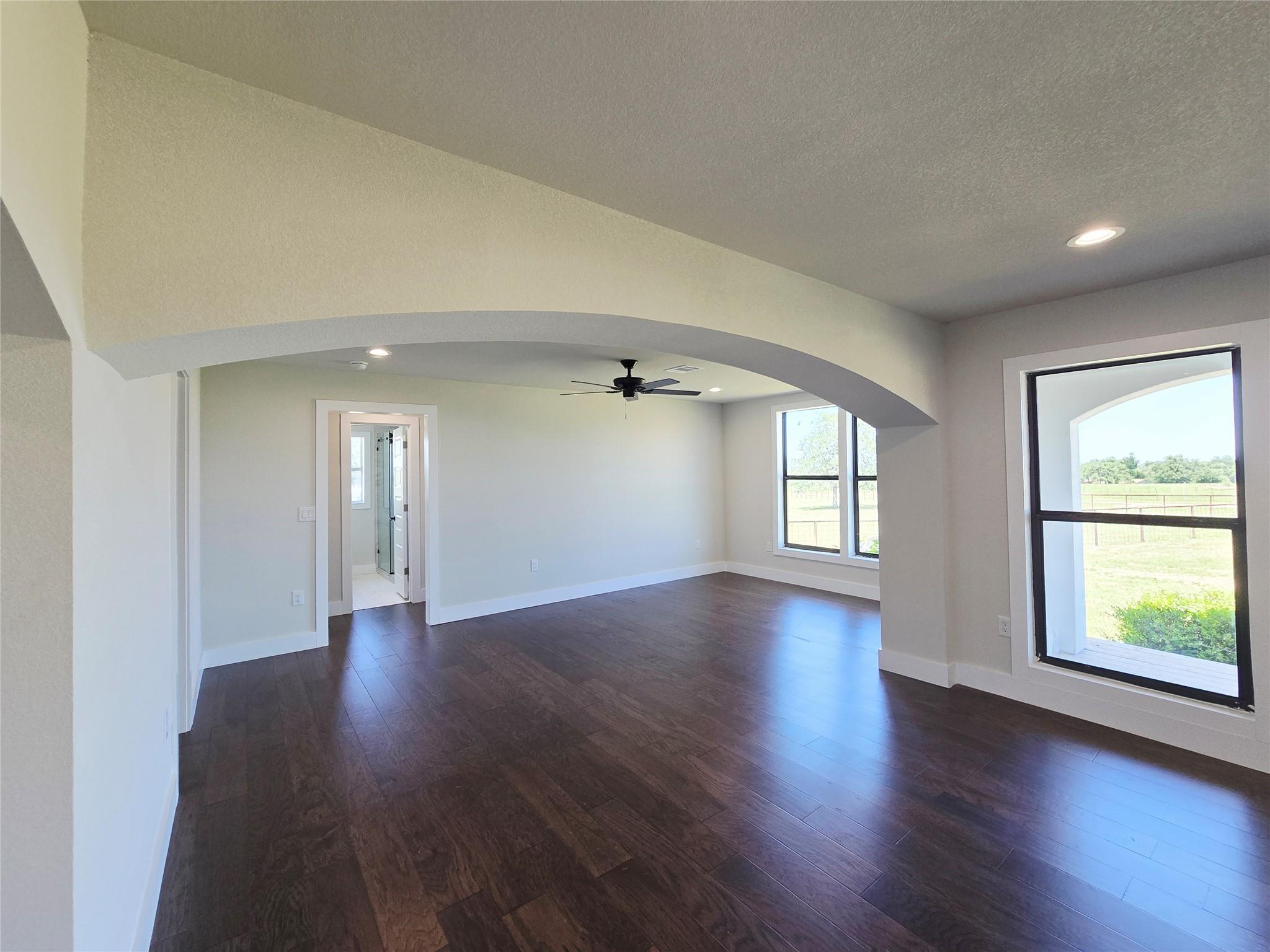 930 Elm Creek Rd, Rockdale, TX 76567