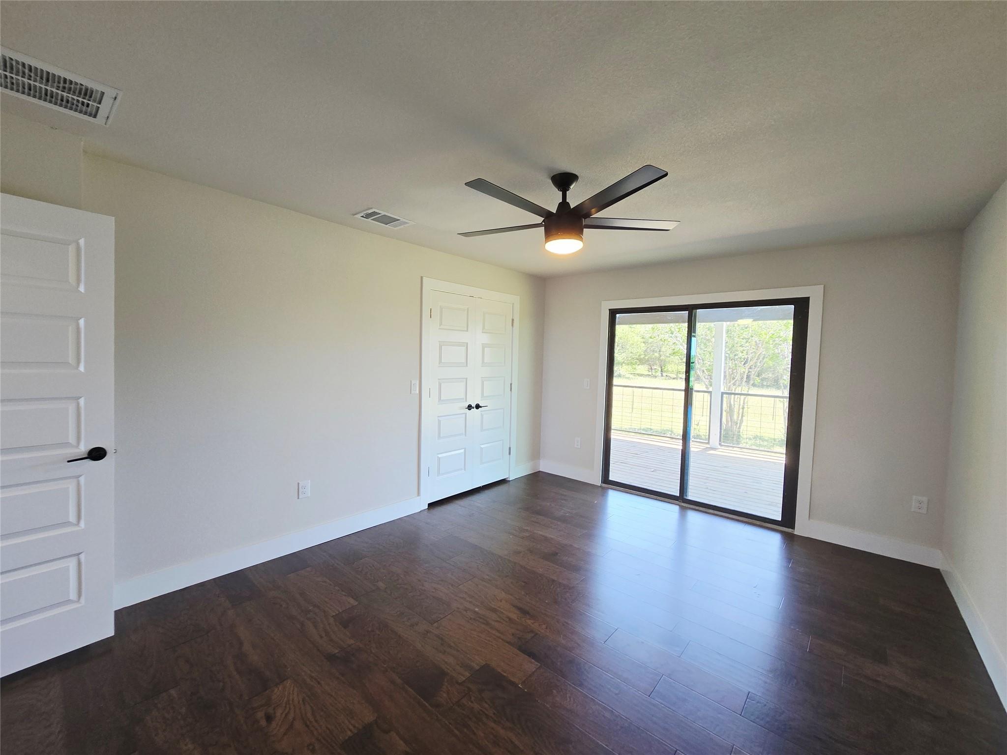 930 Elm Creek Rd, Rockdale, TX 76567