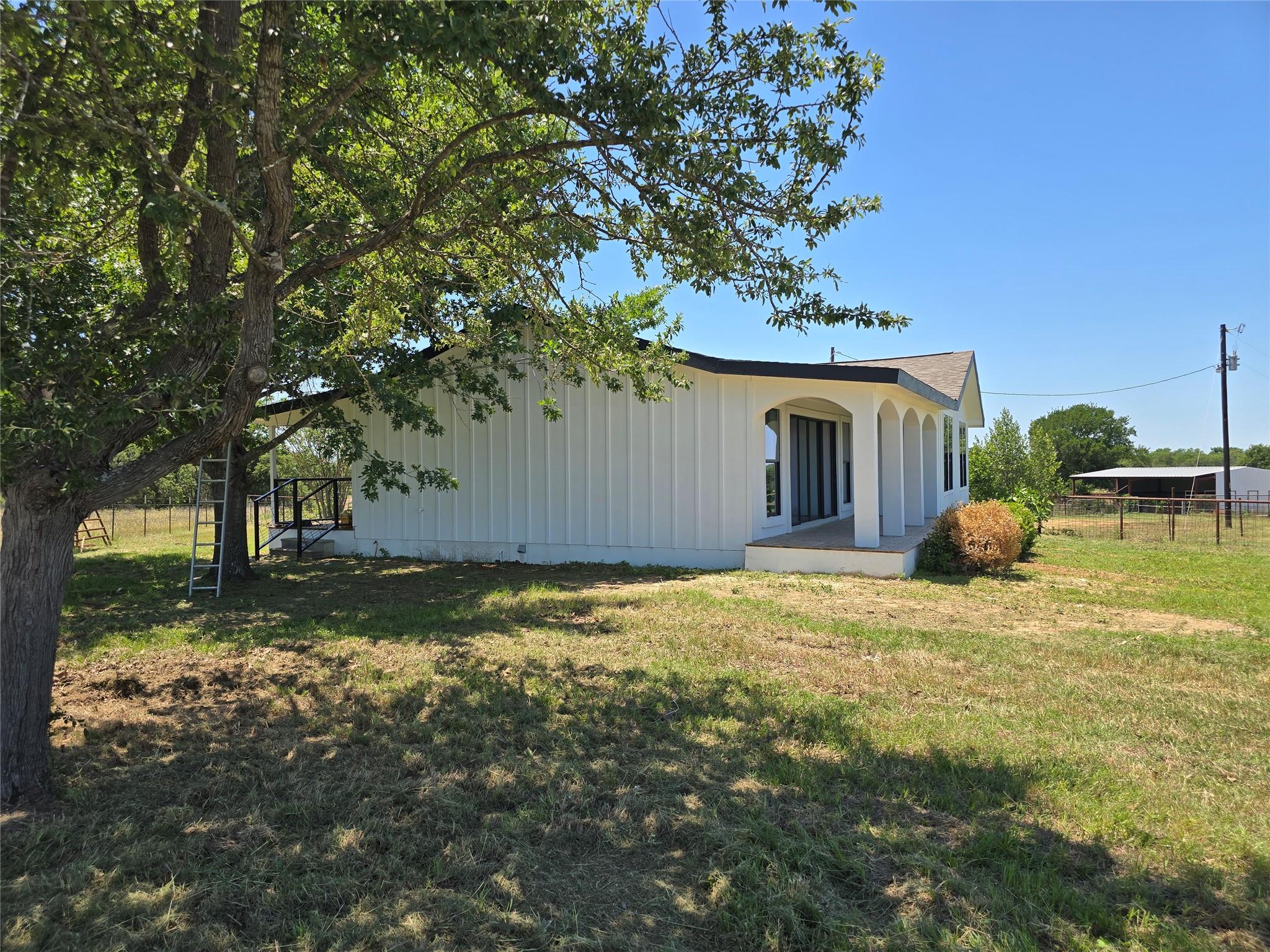 930 Elm Creek Rd, Rockdale, TX 76567