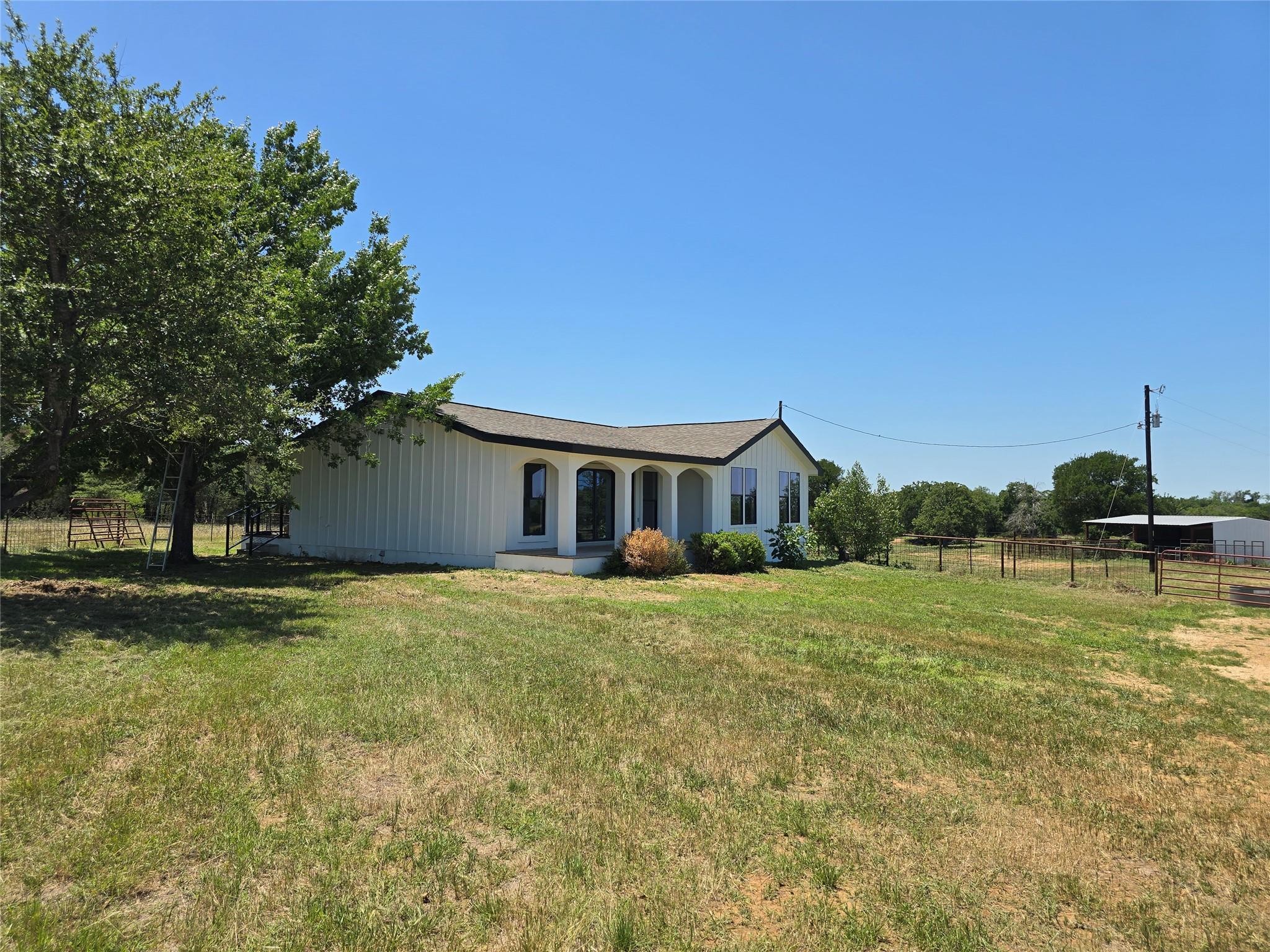 930 Elm Creek Rd, Rockdale, TX 76567