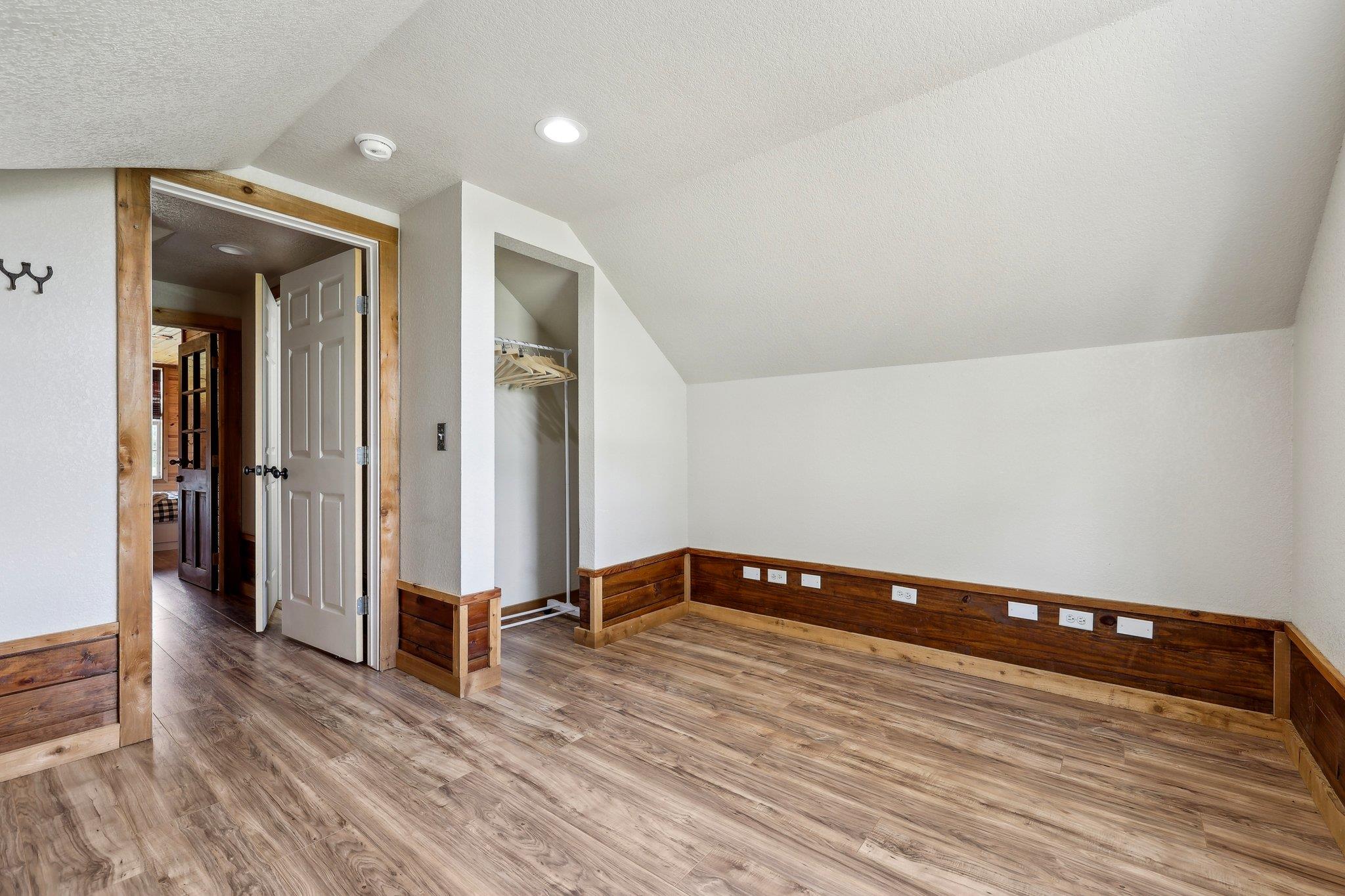 1200 County Road 211, Giddings, TX 78942