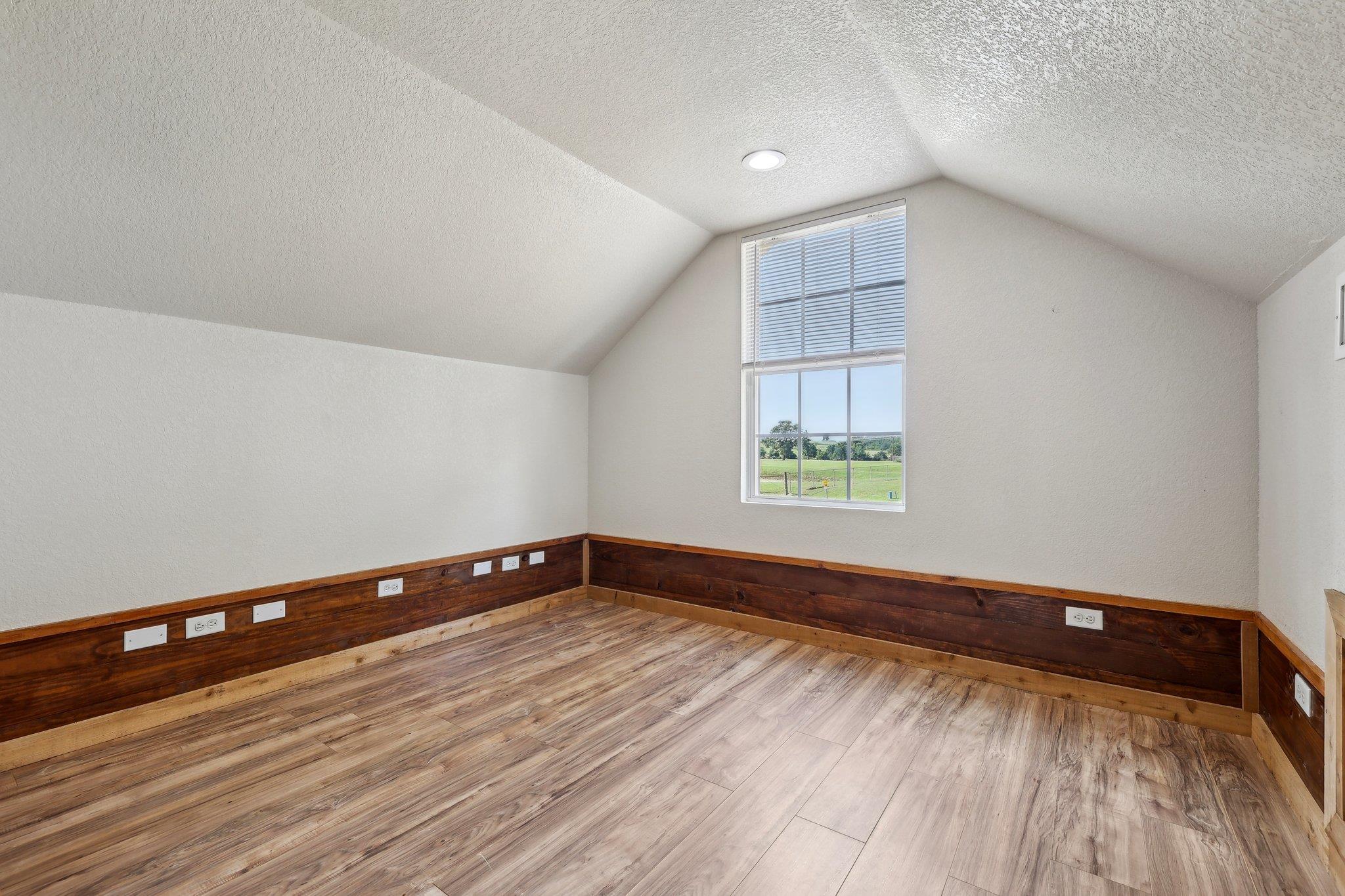 1200 County Road 211, Giddings, TX 78942