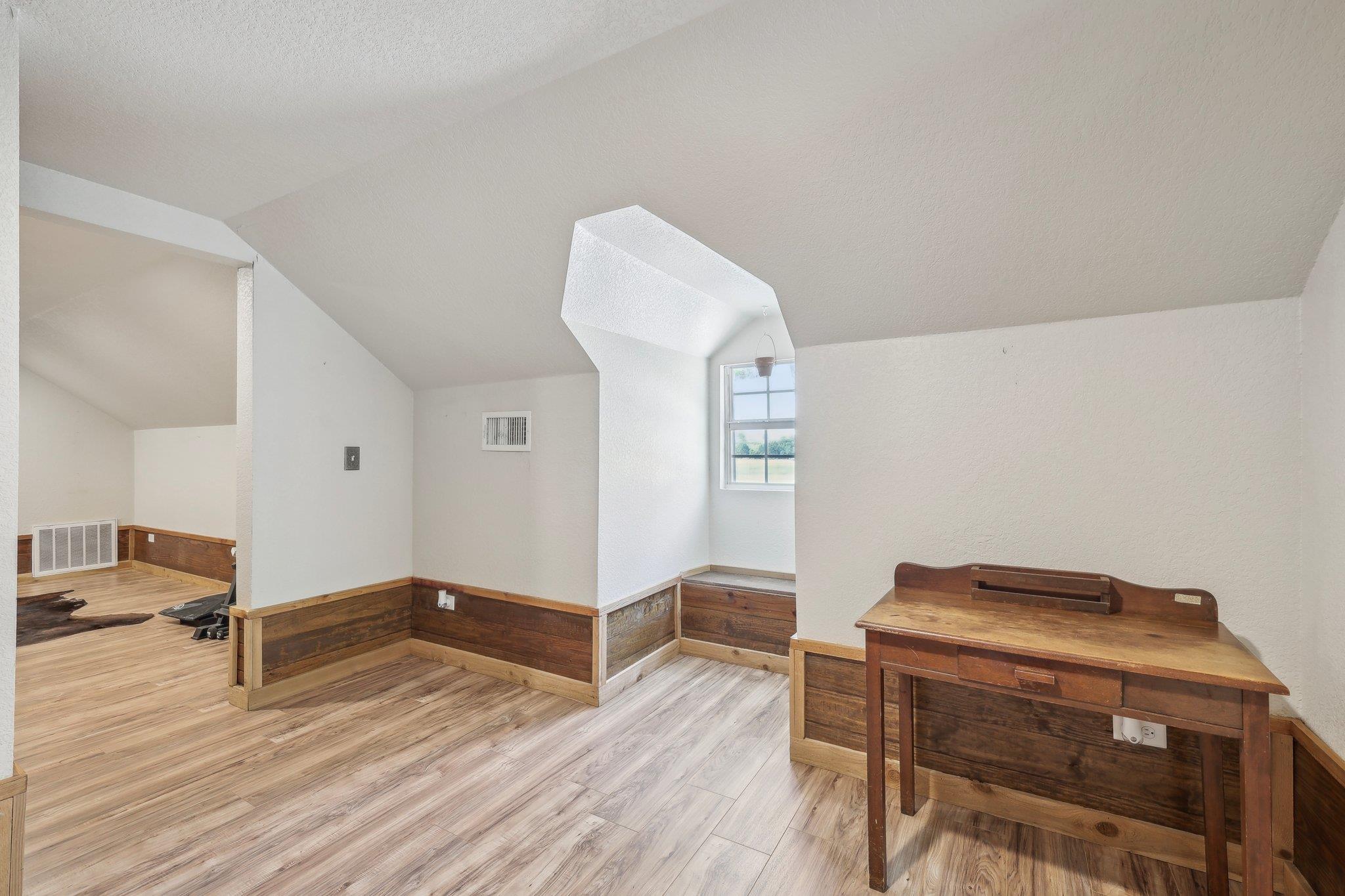 1200 County Road 211, Giddings, TX 78942