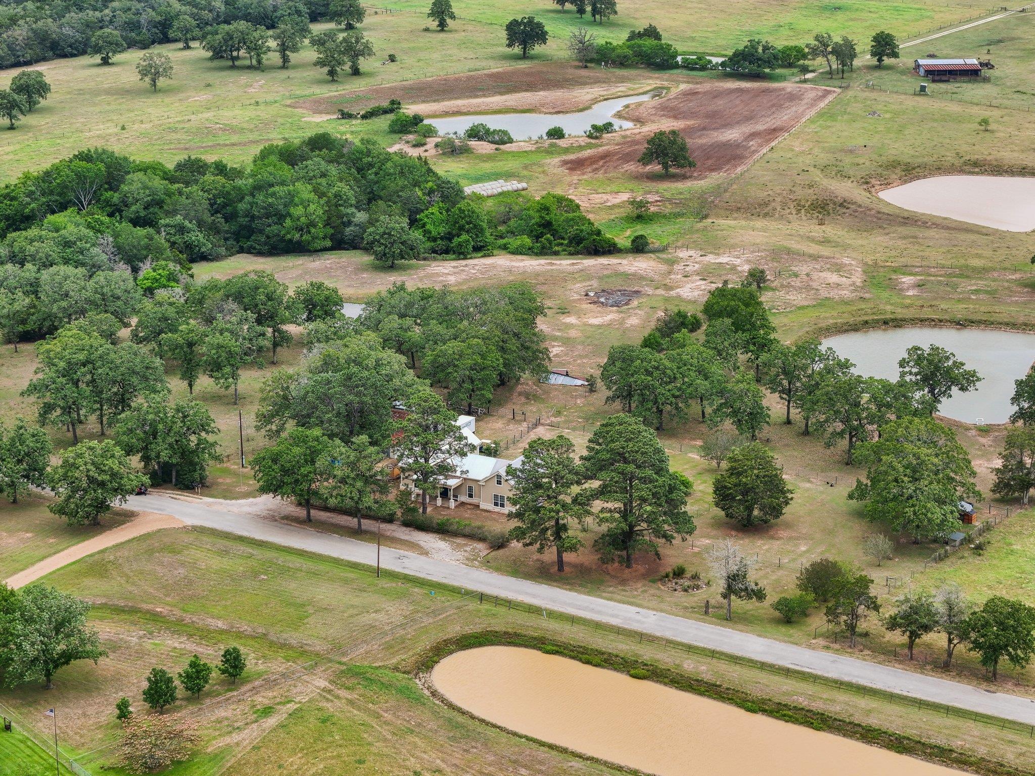 1200 County Road 211, Giddings, TX 78942