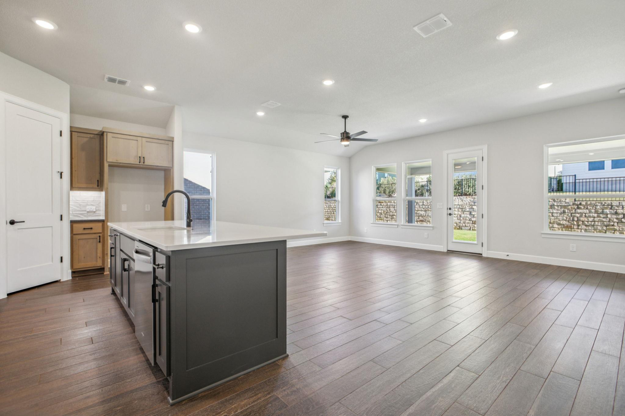 322 Sweeping Sage Ln, San Marcos, TX 78666