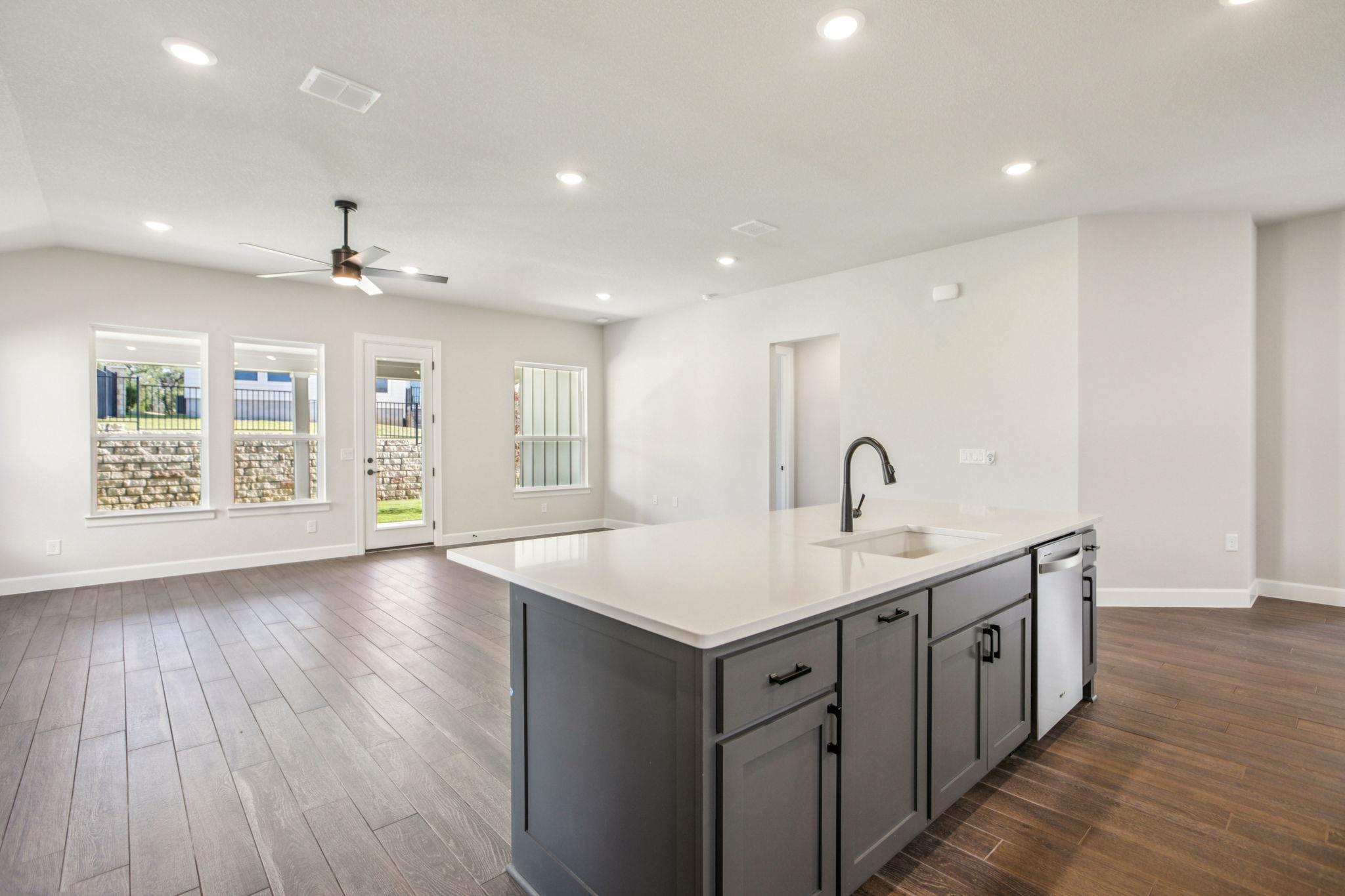 322 Sweeping Sage Ln, San Marcos, TX 78666