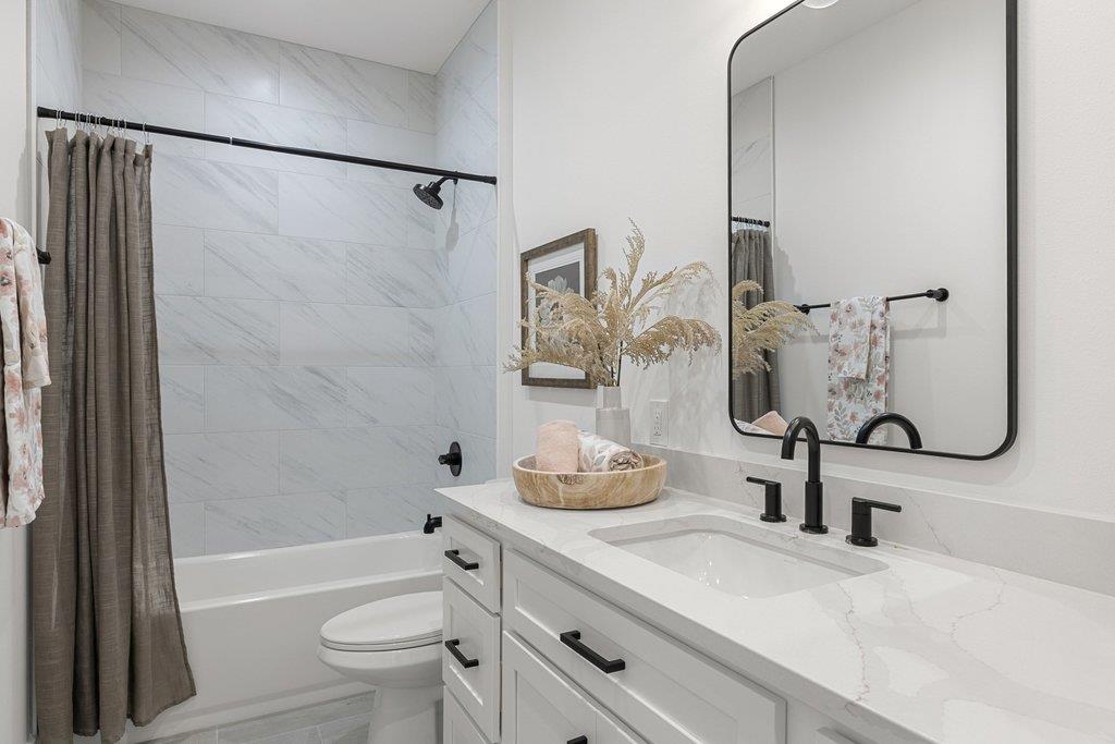 408 Rust Ranch Rd, Blanco, TX 78606