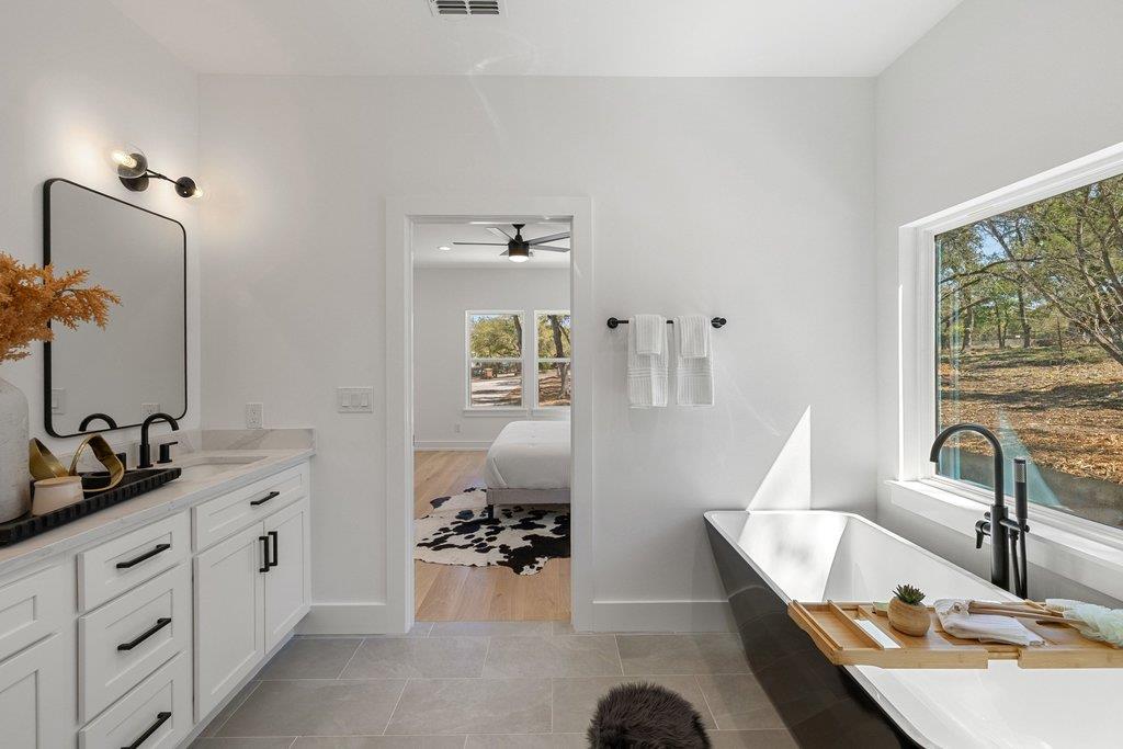 408 Rust Ranch Rd, Blanco, TX 78606