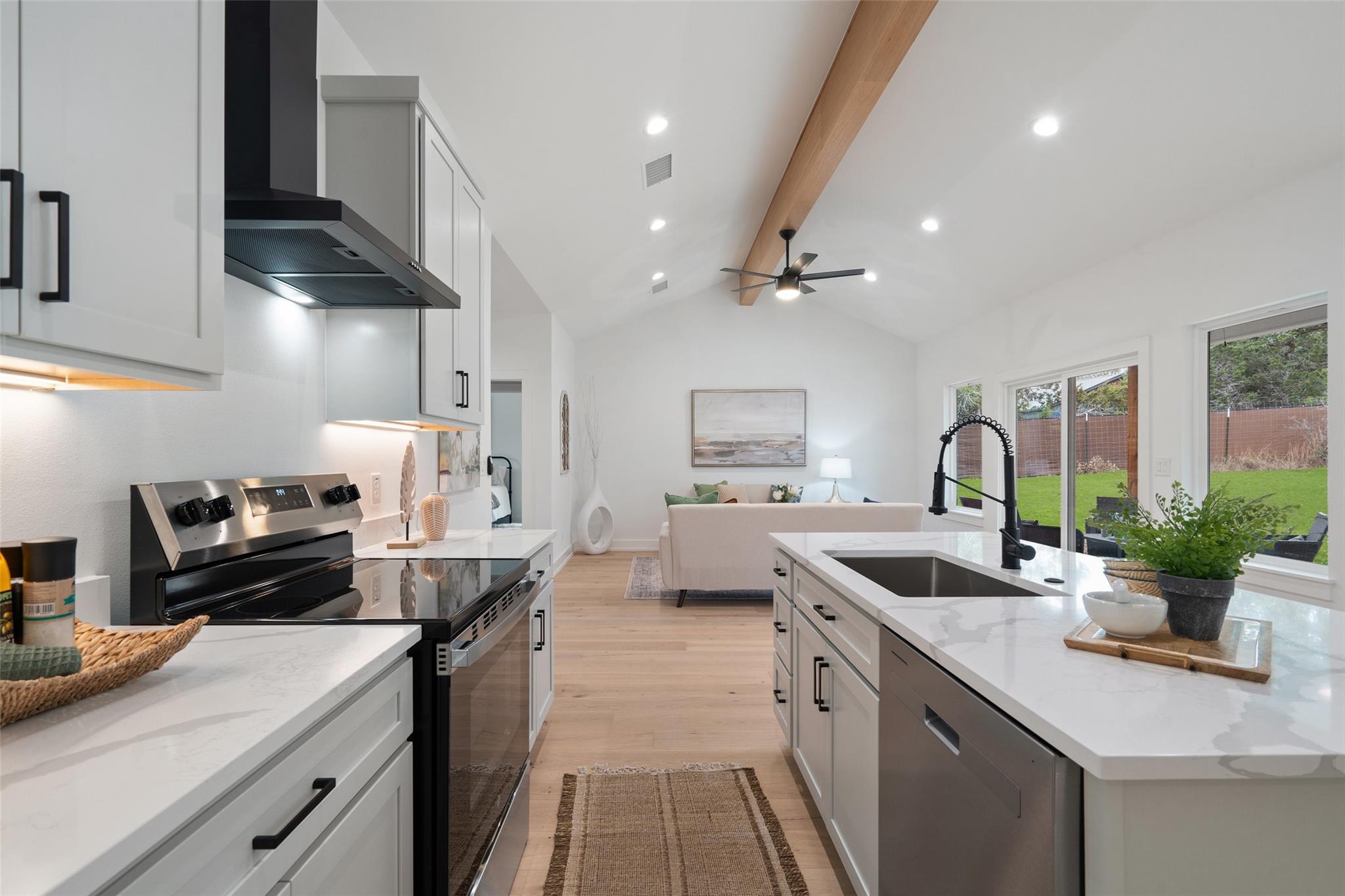 408 Rust Ranch Rd, Blanco, TX 78606