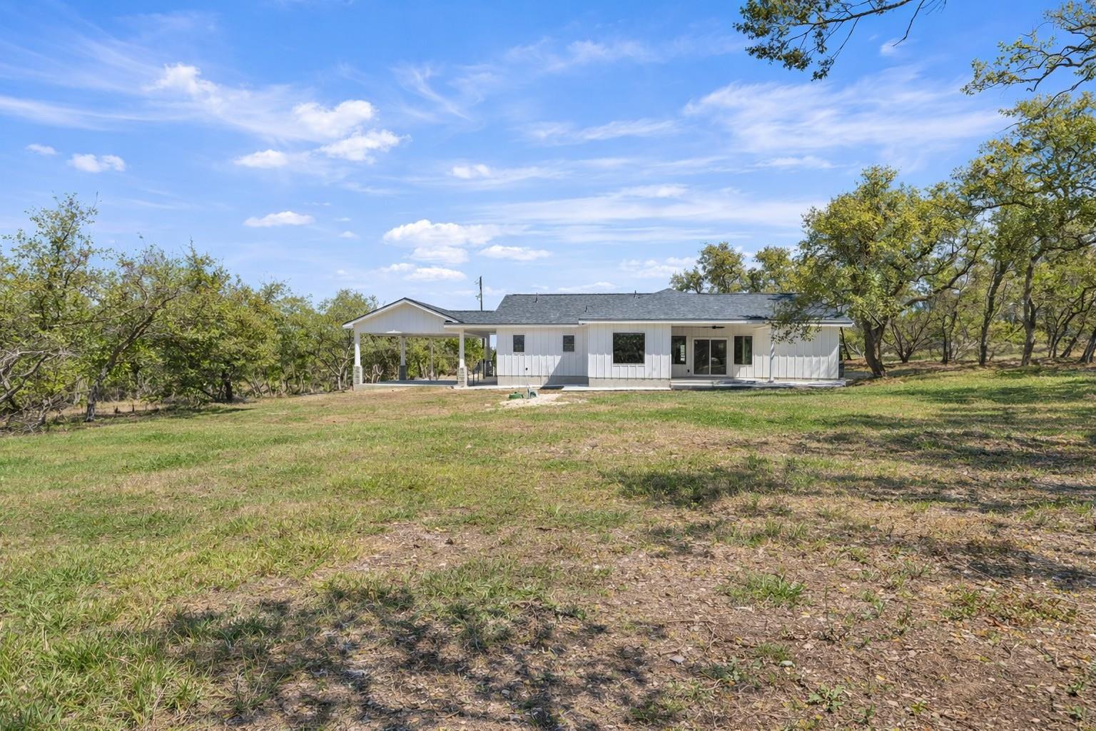 408 Rust Ranch Rd, Blanco, TX 78606