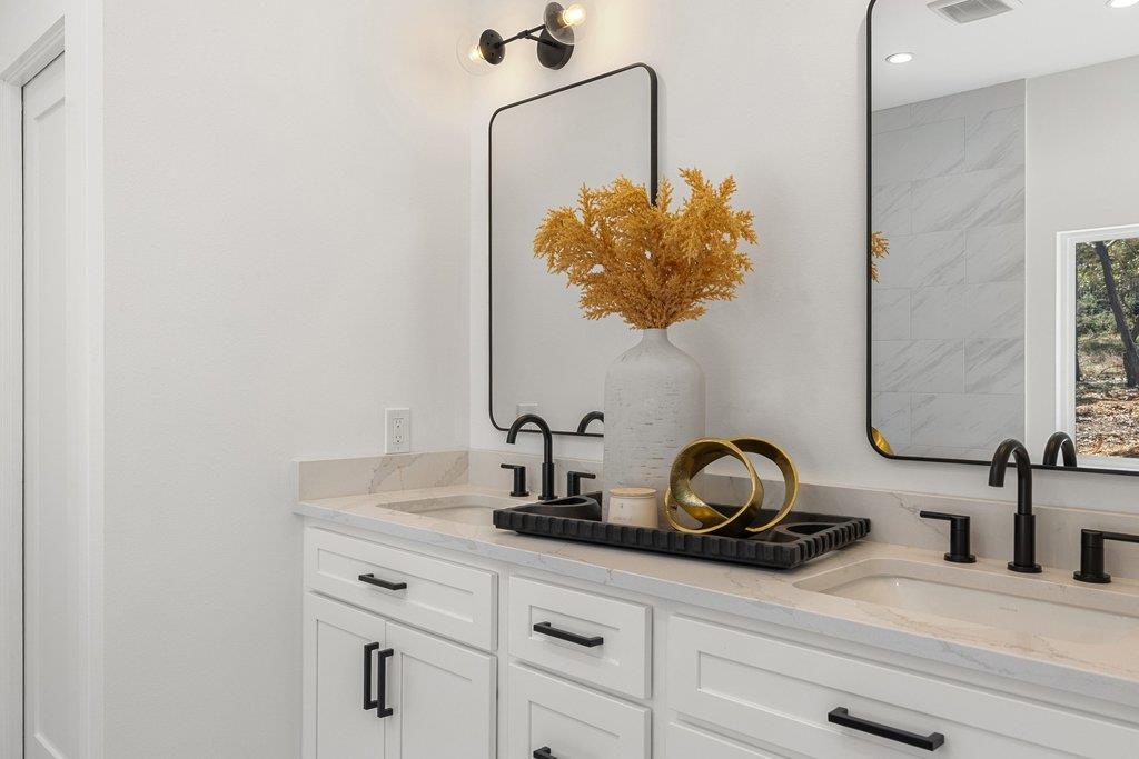 408 Rust Ranch Rd, Blanco, TX 78606