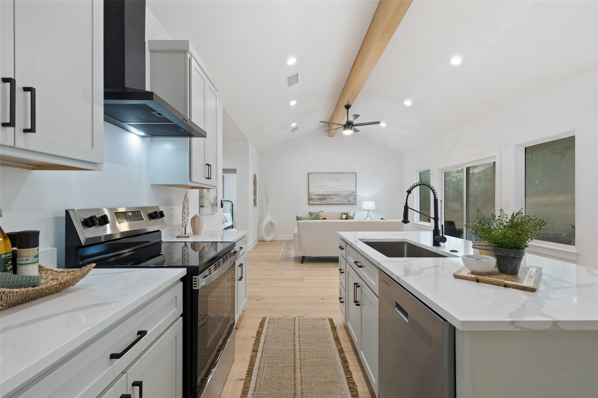 408 Rust Ranch Rd, Blanco, TX 78606