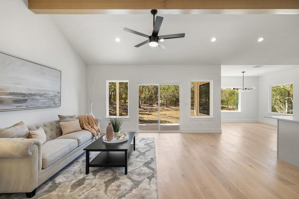 408 Rust Ranch Rd, Blanco, TX 78606