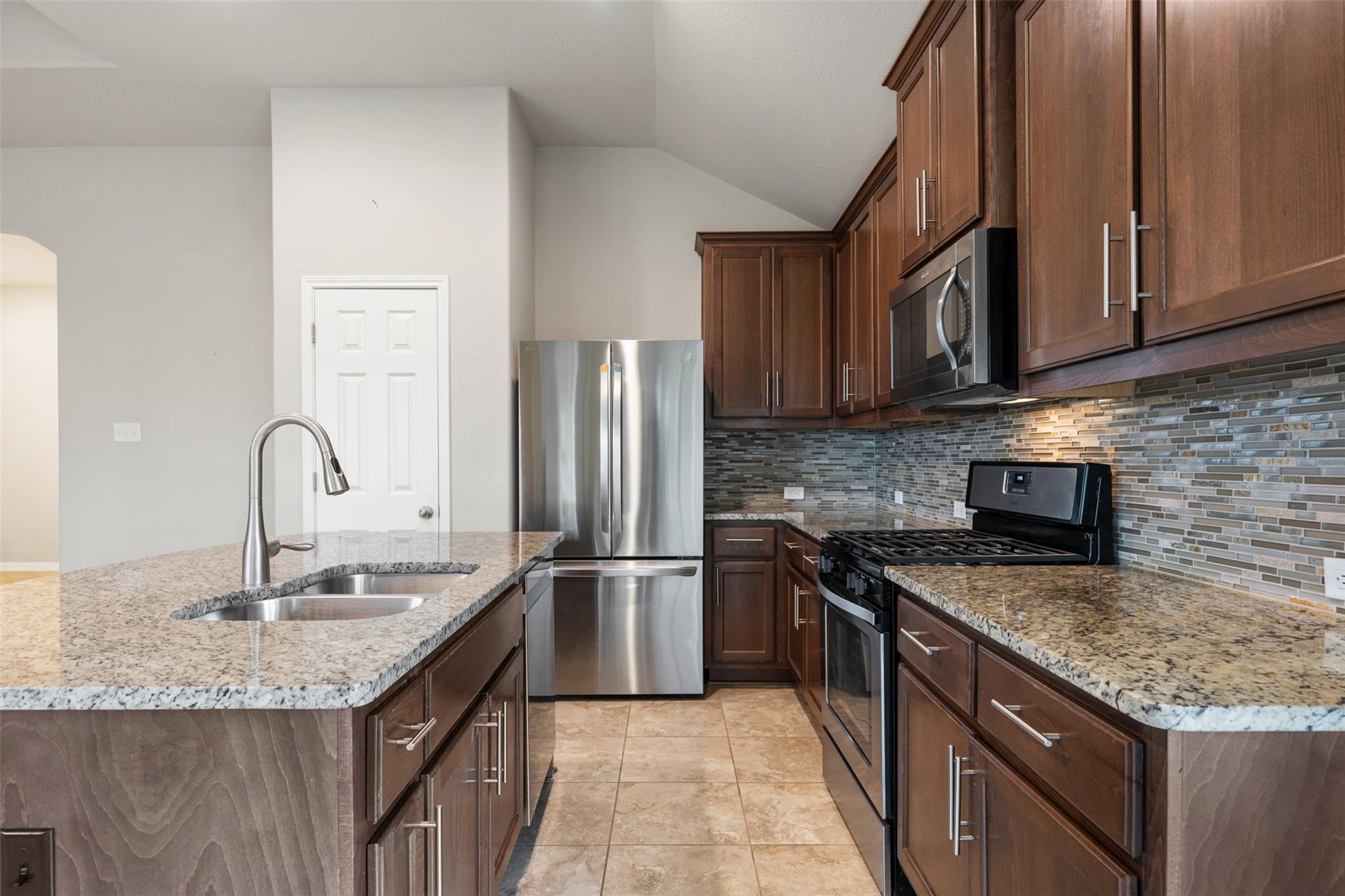 8113 Cannon Ct, Lago Vista, TX 78645