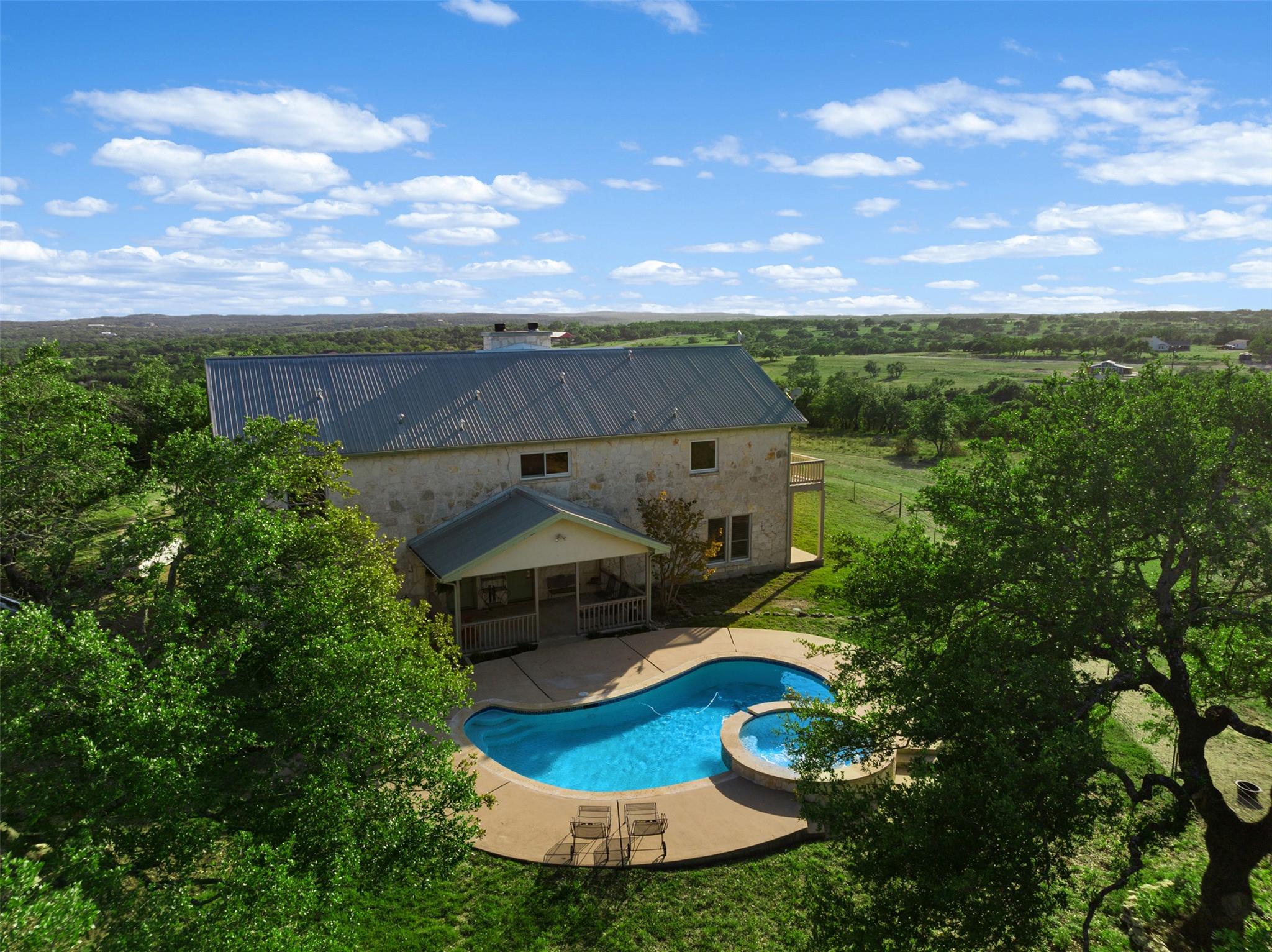 2400 W Fitzhugh Rd, Dripping Springs, TX 78620