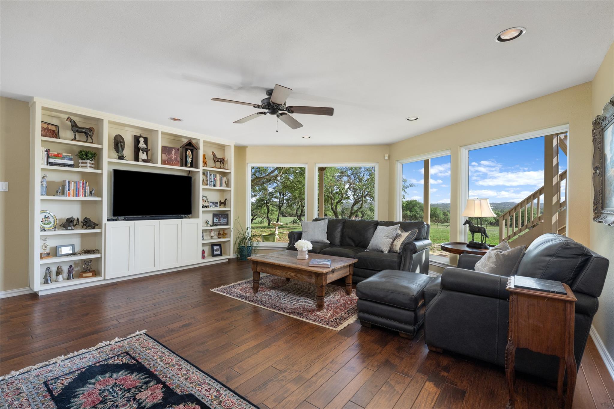 2400 W Fitzhugh Rd, Dripping Springs, TX 78620