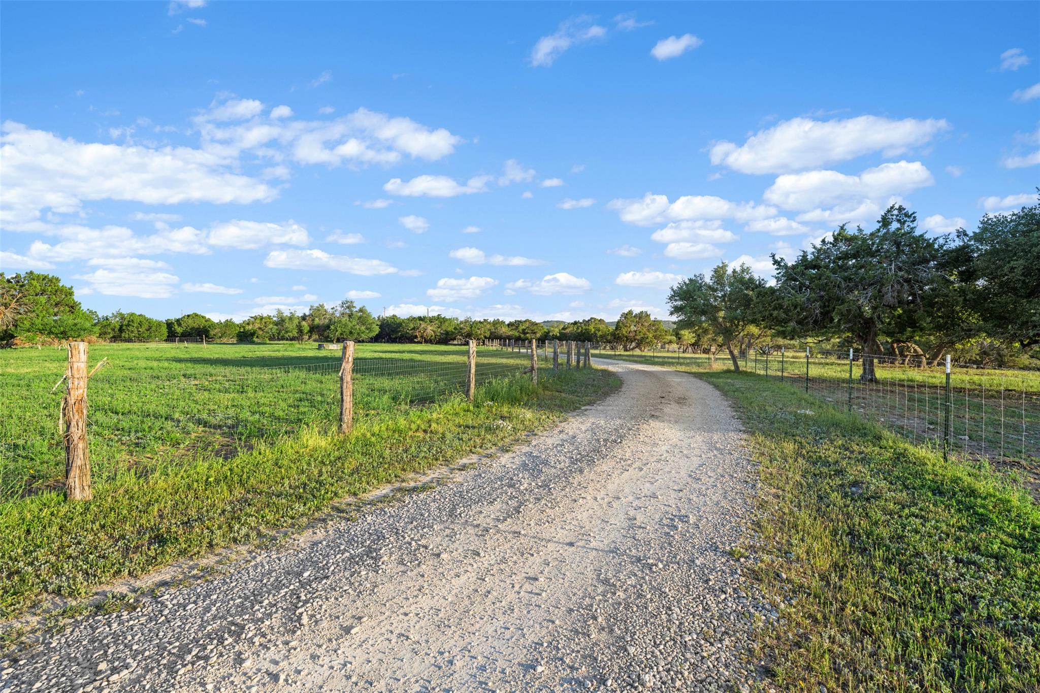 2400 W Fitzhugh Rd, Dripping Springs, TX 78620