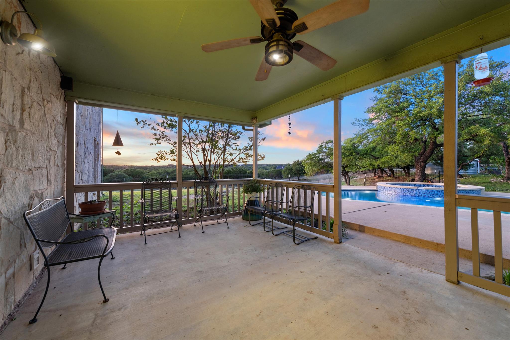 2400 W Fitzhugh Rd, Dripping Springs, TX 78620