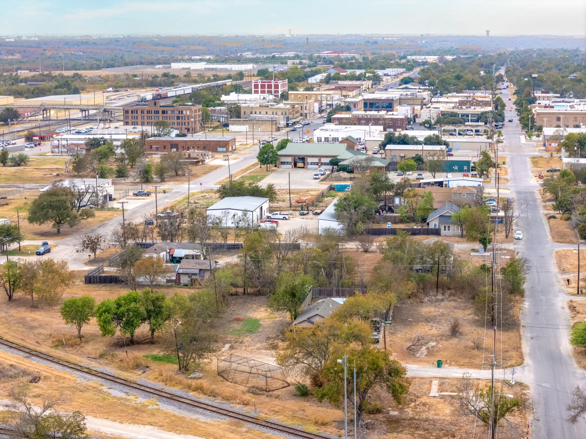 207 Murphy St, Taylor, TX 76574