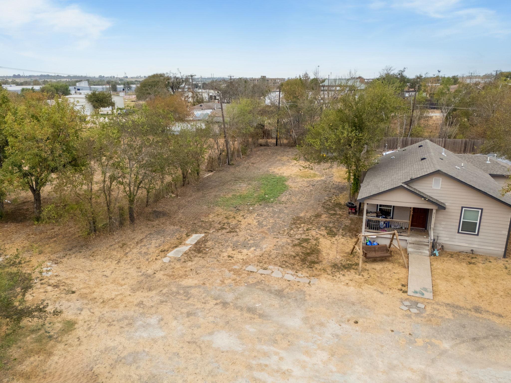 207 Murphy St, Taylor, TX 76574