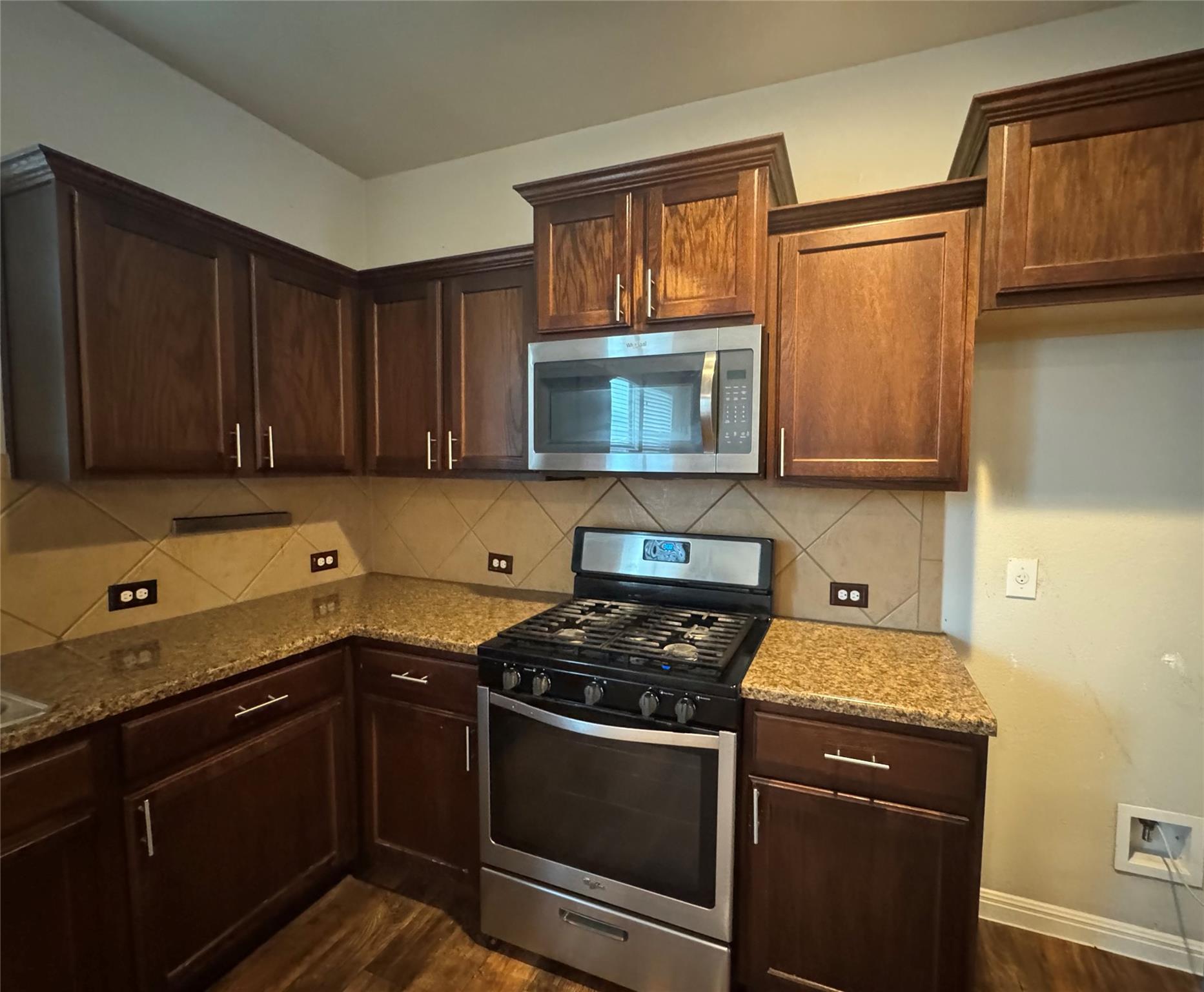 253 Eagle Brook Ln, Buda, TX 78610