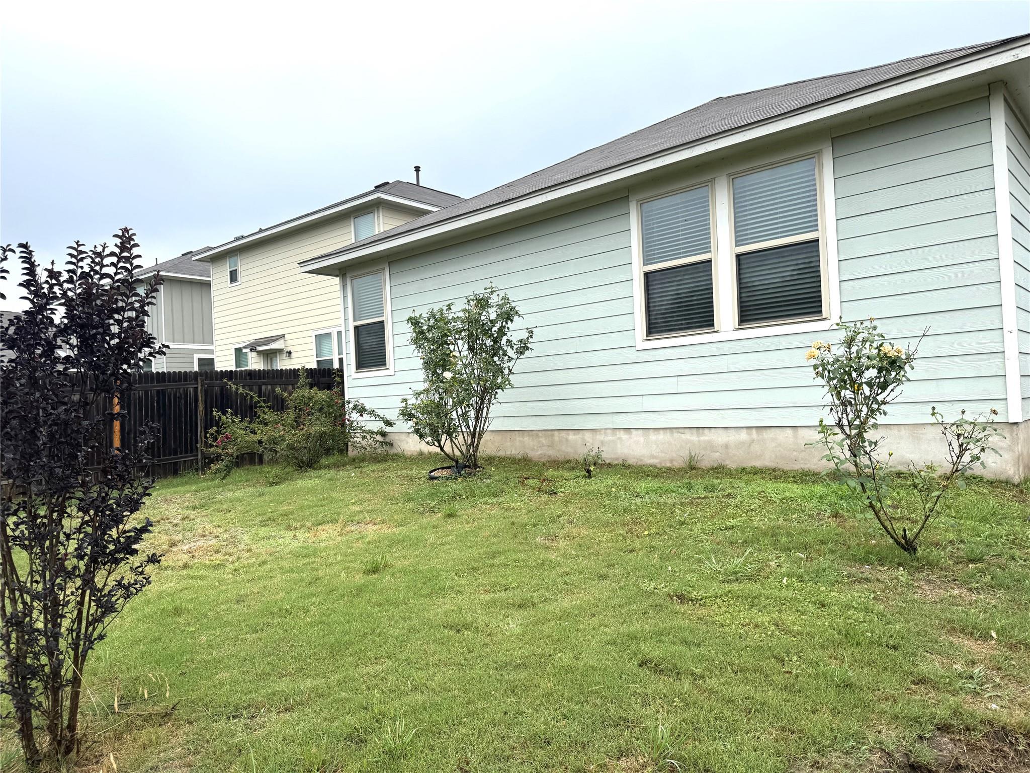 253 Eagle Brook Ln, Buda, TX 78610
