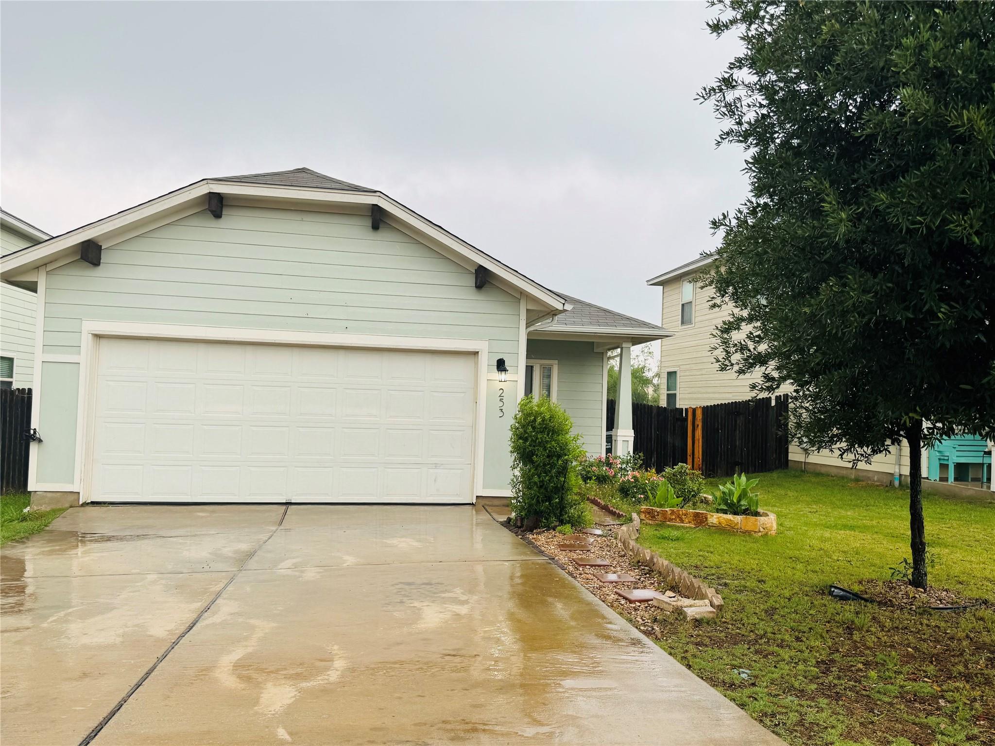253 Eagle Brook Ln, Buda, TX 78610