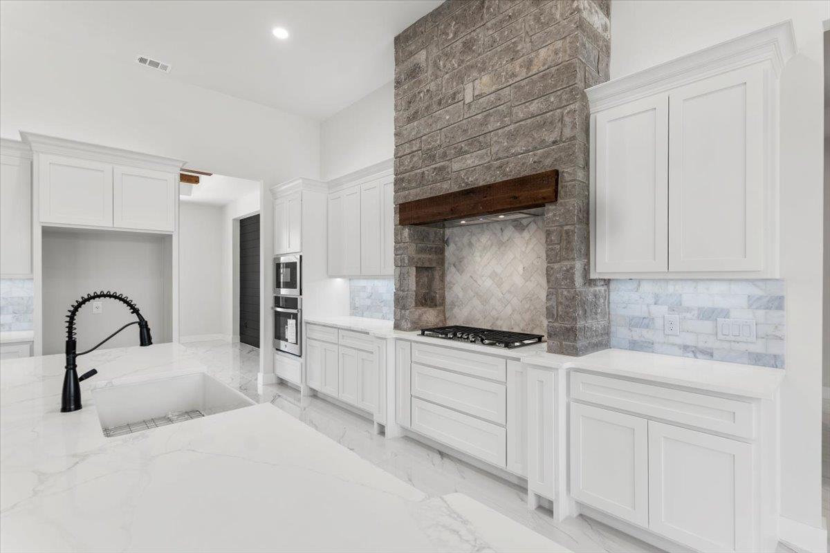 123 Wagon Wheel Trl, Bertram, TX 78605