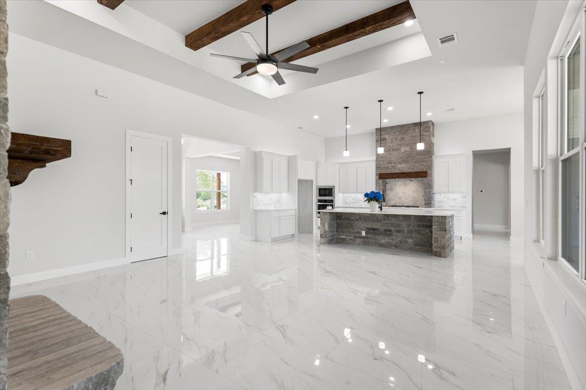 123 Wagon Wheel Trl, Bertram, TX 78605