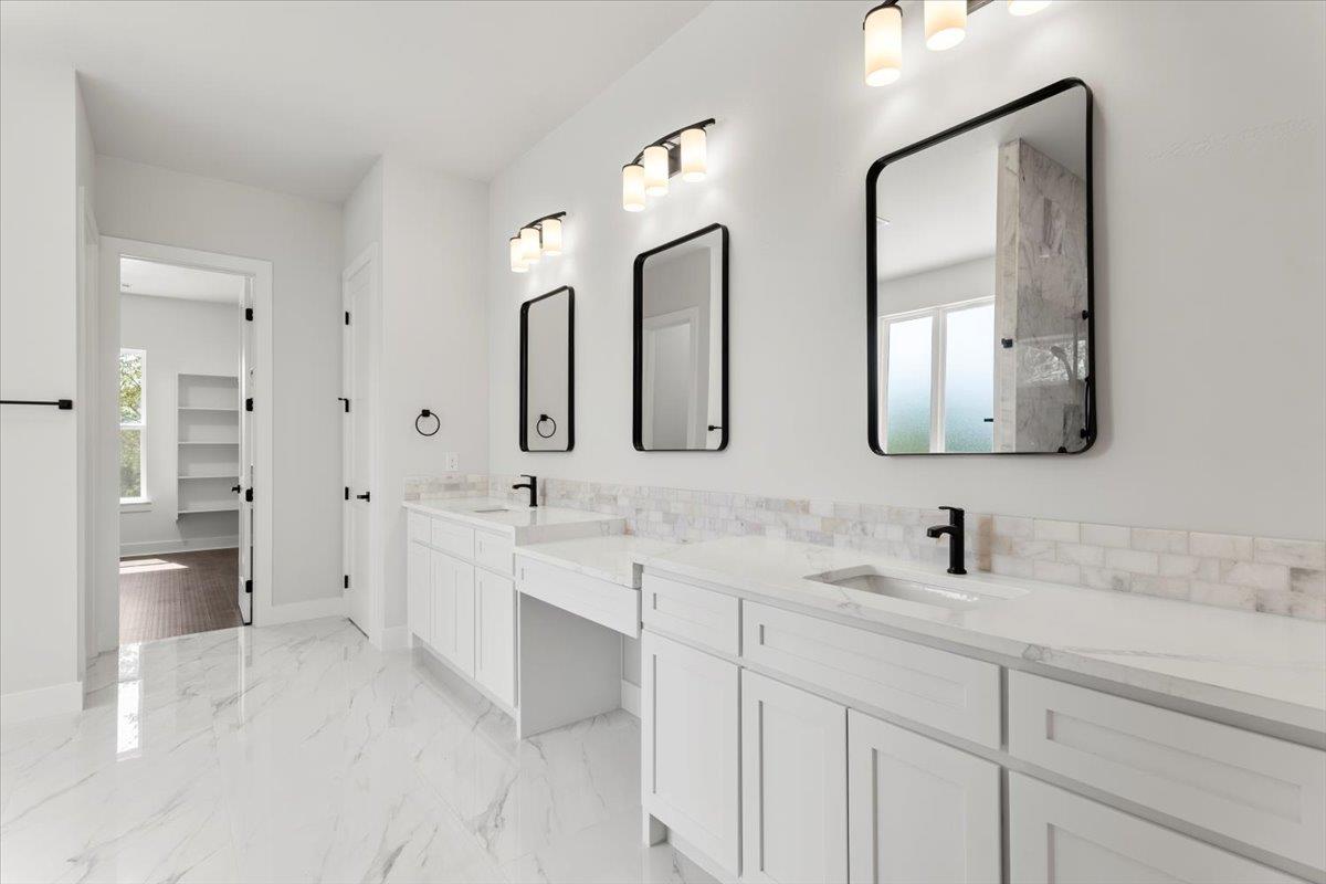 123 Wagon Wheel Trl, Bertram, TX 78605