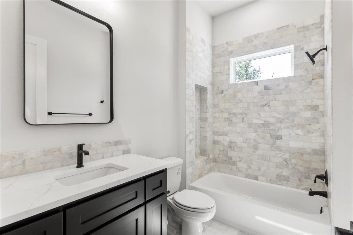 123 Wagon Wheel Trl, Bertram, TX 78605