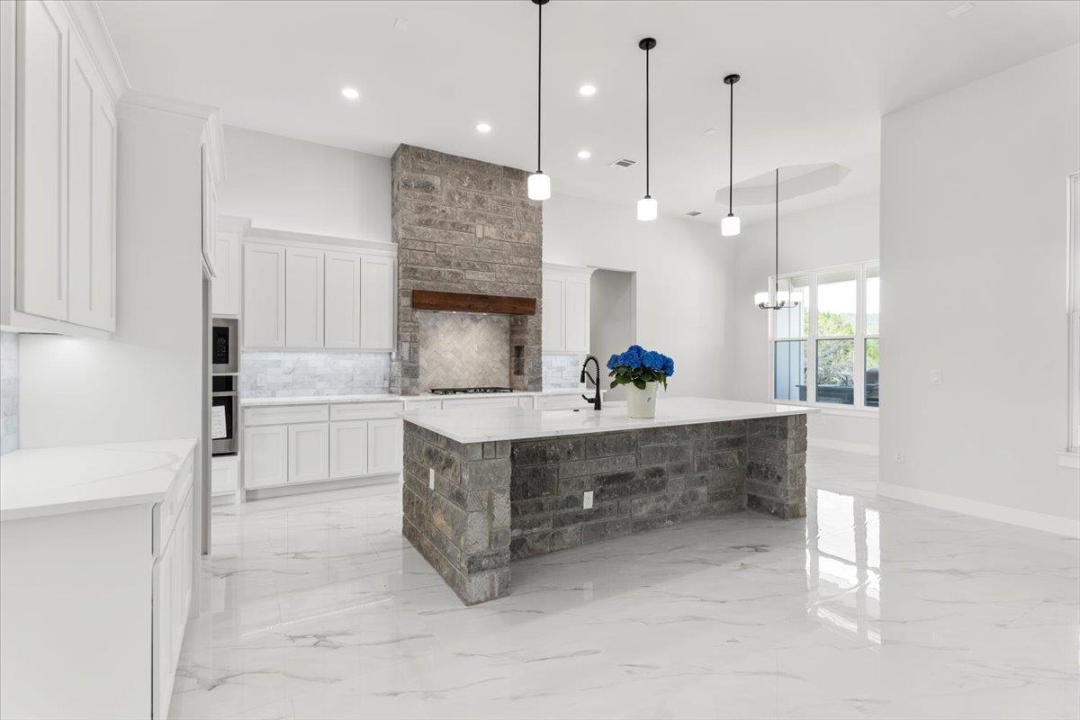 123 Wagon Wheel Trl, Bertram, TX 78605