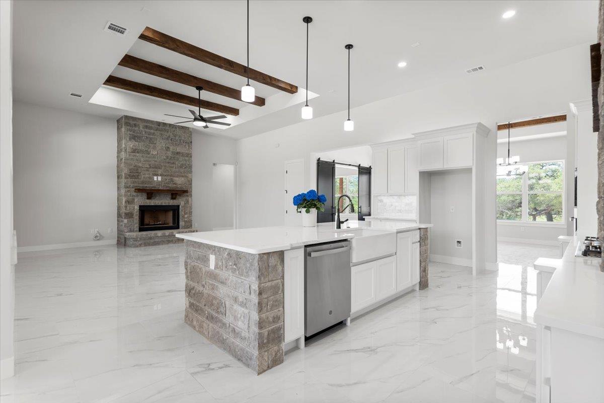 123 Wagon Wheel Trl, Bertram, TX 78605