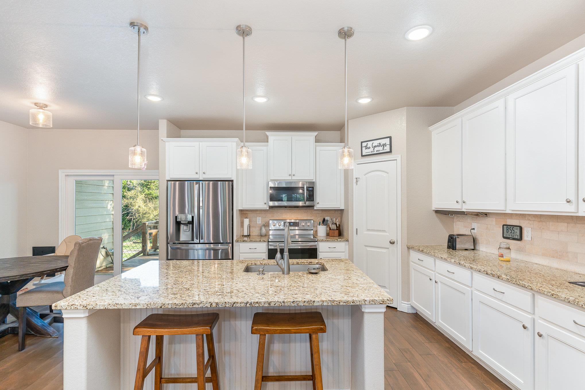 1345 Birch Ln, Fischer, TX 78623