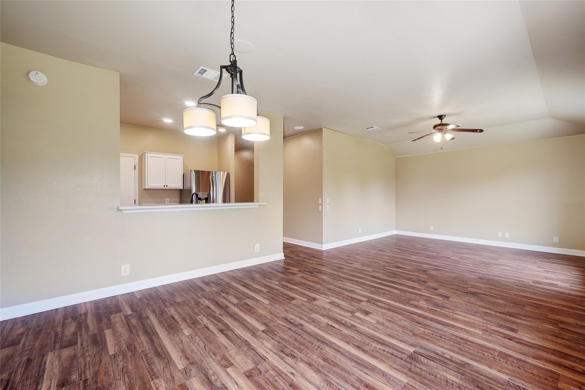 136 Holmstrom St, Hutto, TX 78634