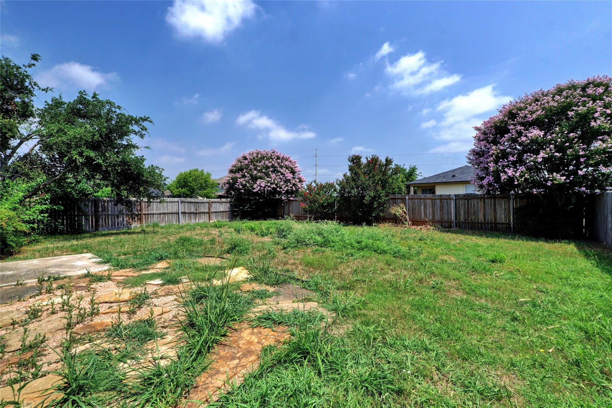 136 Holmstrom St, Hutto, TX 78634