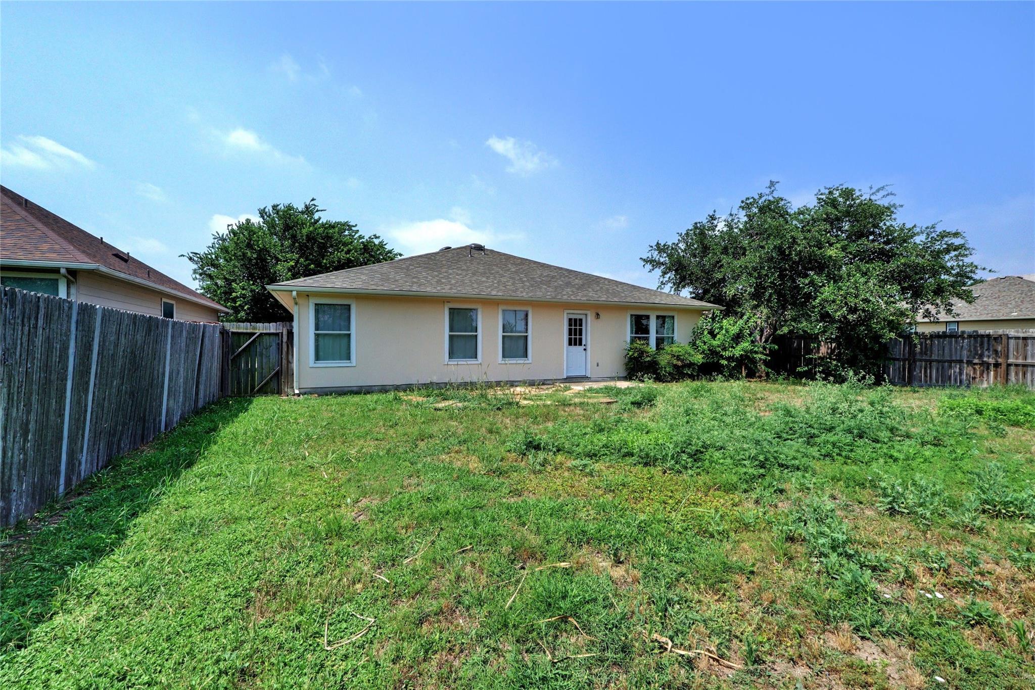 136 Holmstrom St, Hutto, TX 78634