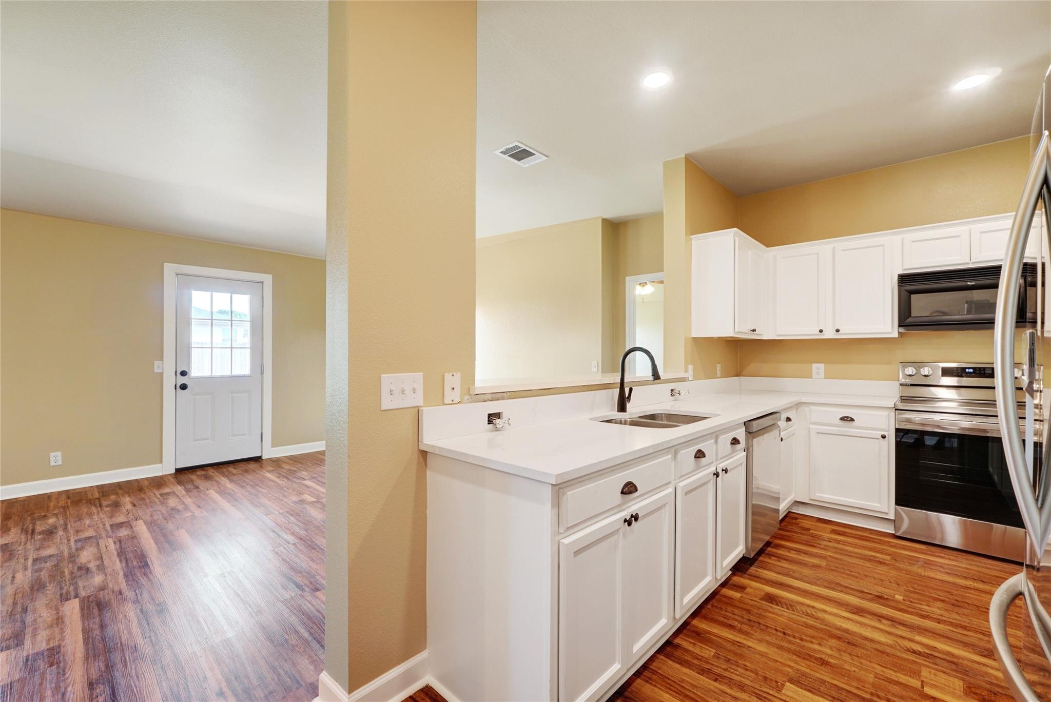 136 Holmstrom St, Hutto, TX 78634