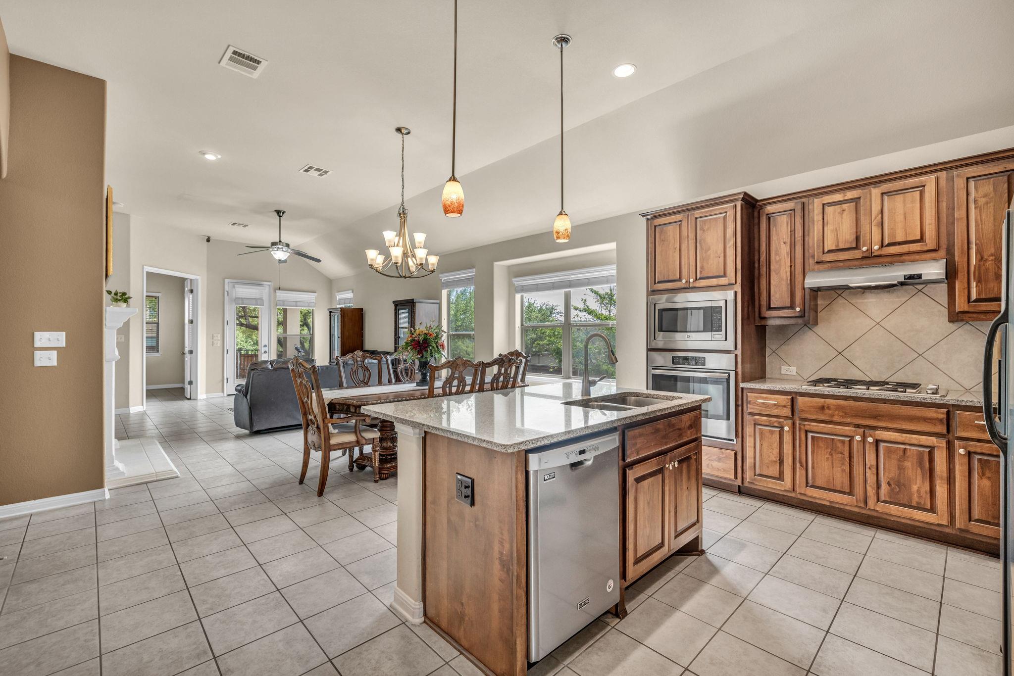 3821 Tordera Dr, Austin, TX 78738