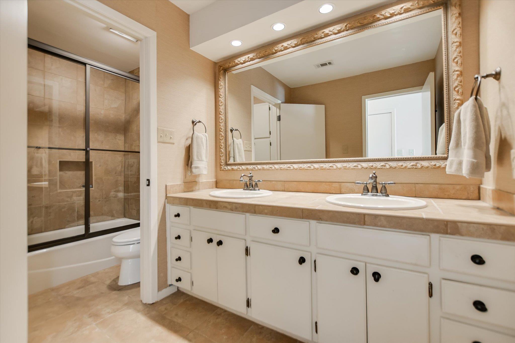 402 Island Dr # C, Horseshoe Bay, TX 78657