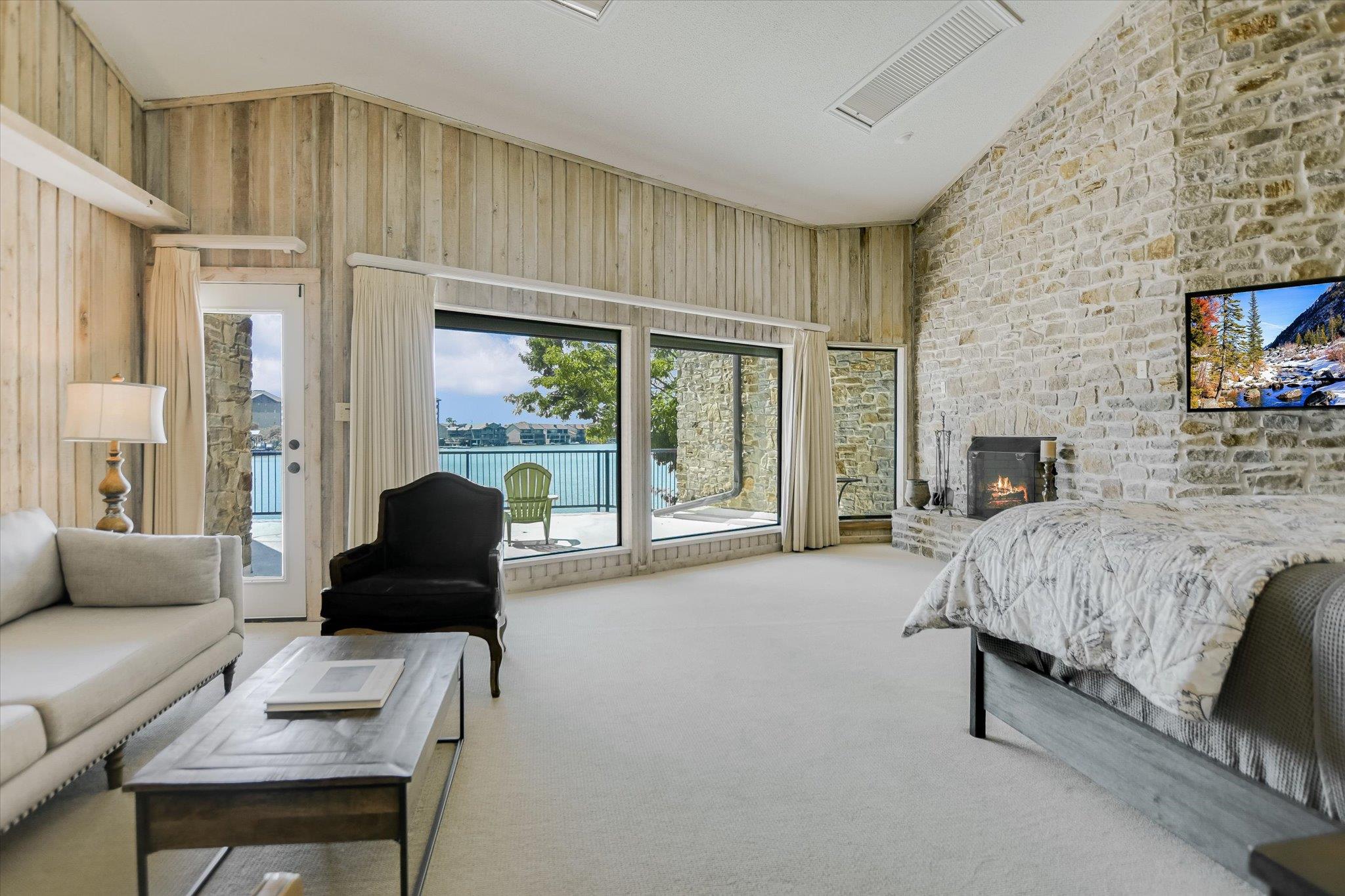 402 Island Dr # C, Horseshoe Bay, TX 78657
