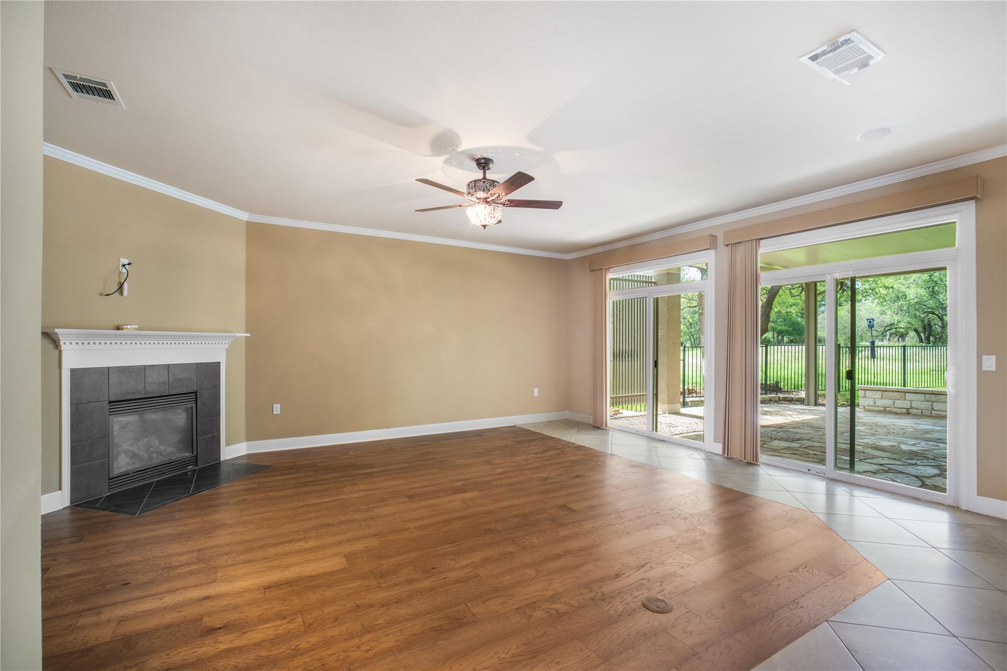 214 Summit St, Georgetown, TX 78633