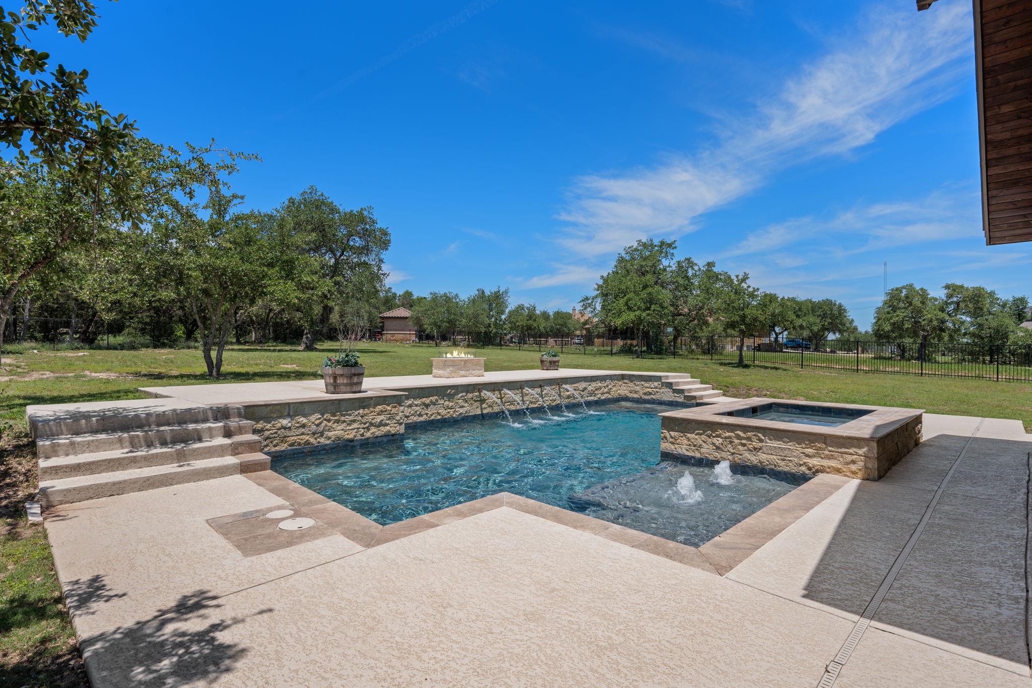 106 Gabriel Woods Dr, Georgetown, TX 78633