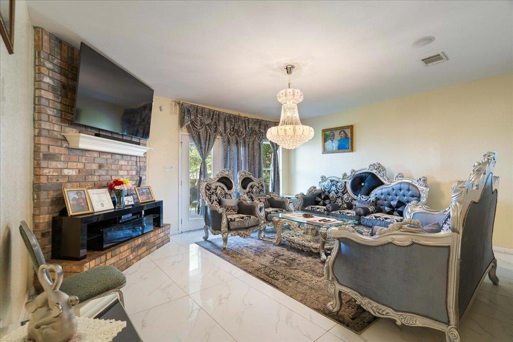 101 Blanco Woods Blvd, Elgin, TX 78621
