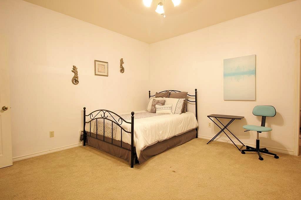 1298 Walter Ellison Dr, Lockhart, TX 78644