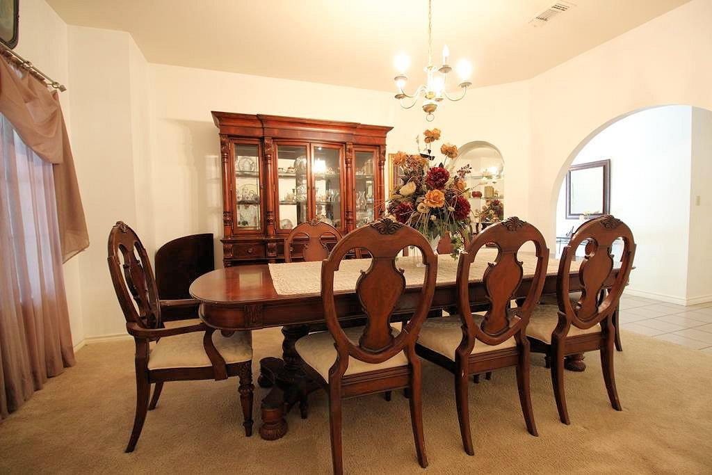 1298 Walter Ellison Dr, Lockhart, TX 78644