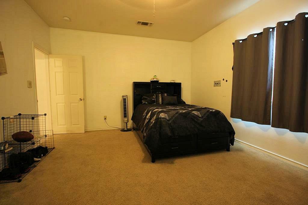 1298 Walter Ellison Dr, Lockhart, TX 78644