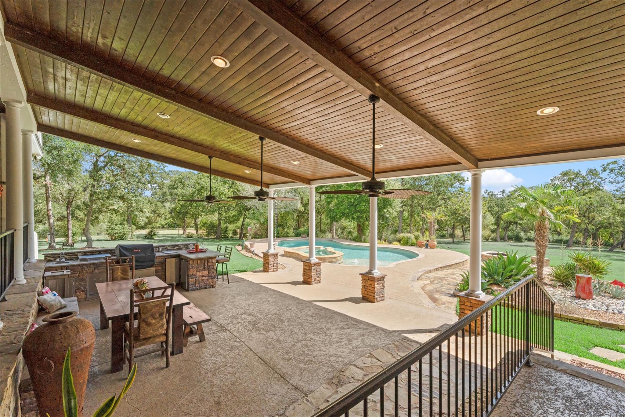 1016 High Hill Creek Rd, La Grange, TX 78945