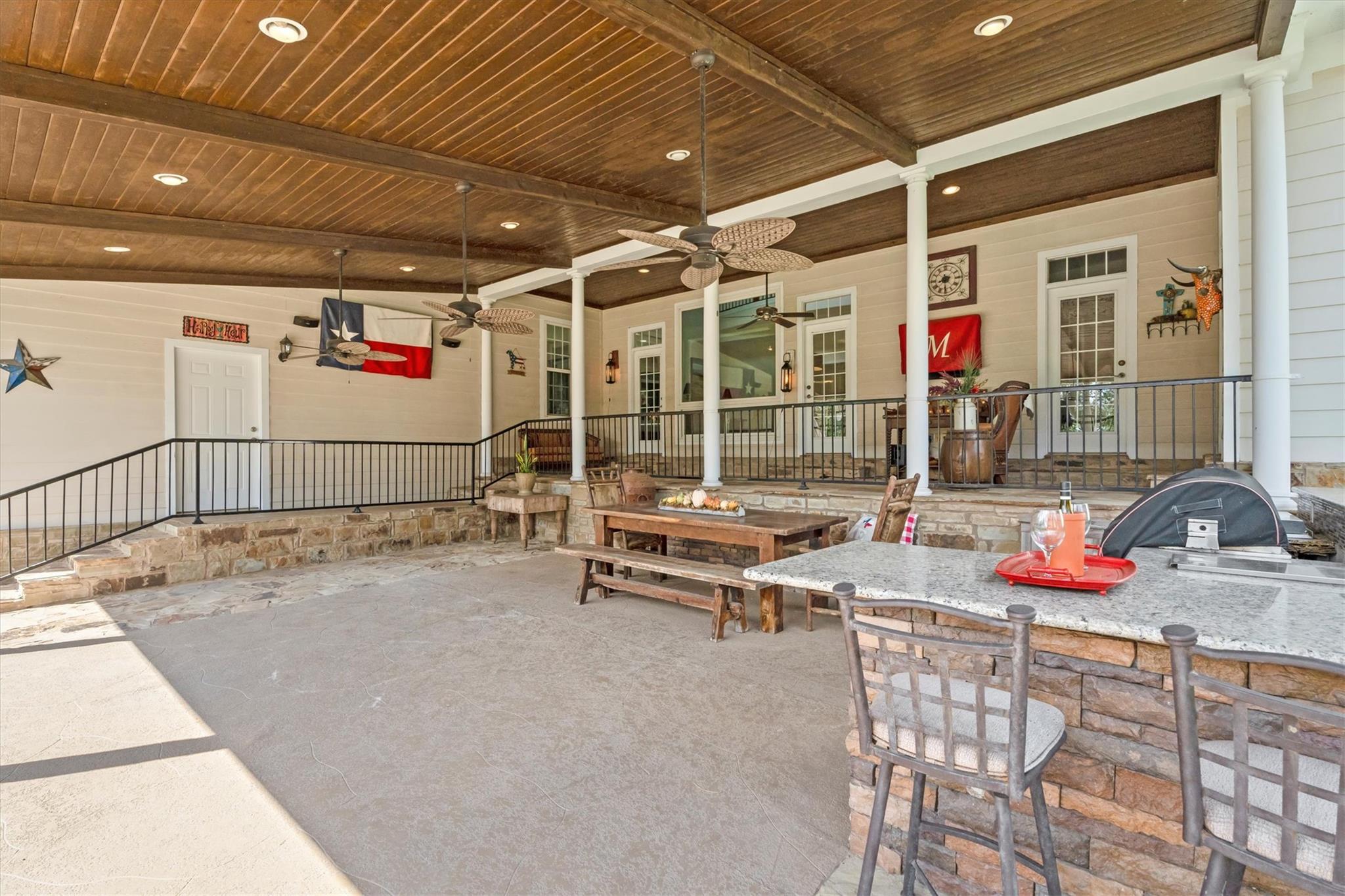 1016 High Hill Creek Rd, La Grange, TX 78945